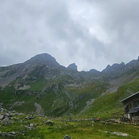 Refugio Del Meicin Vandrarhem *