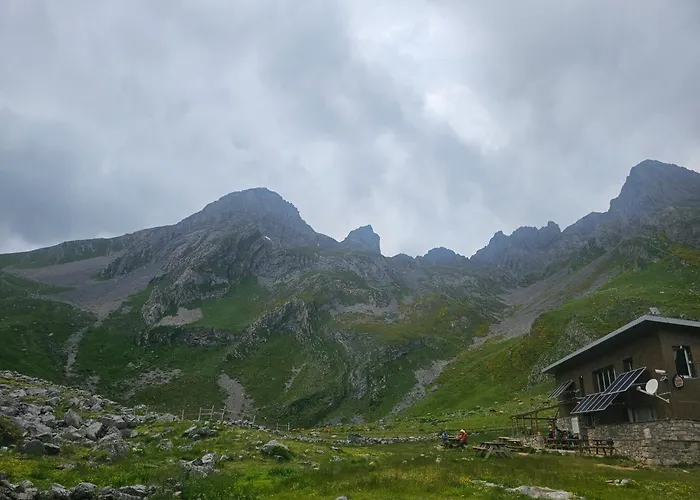 Refugio Del Meicin Hostel *
